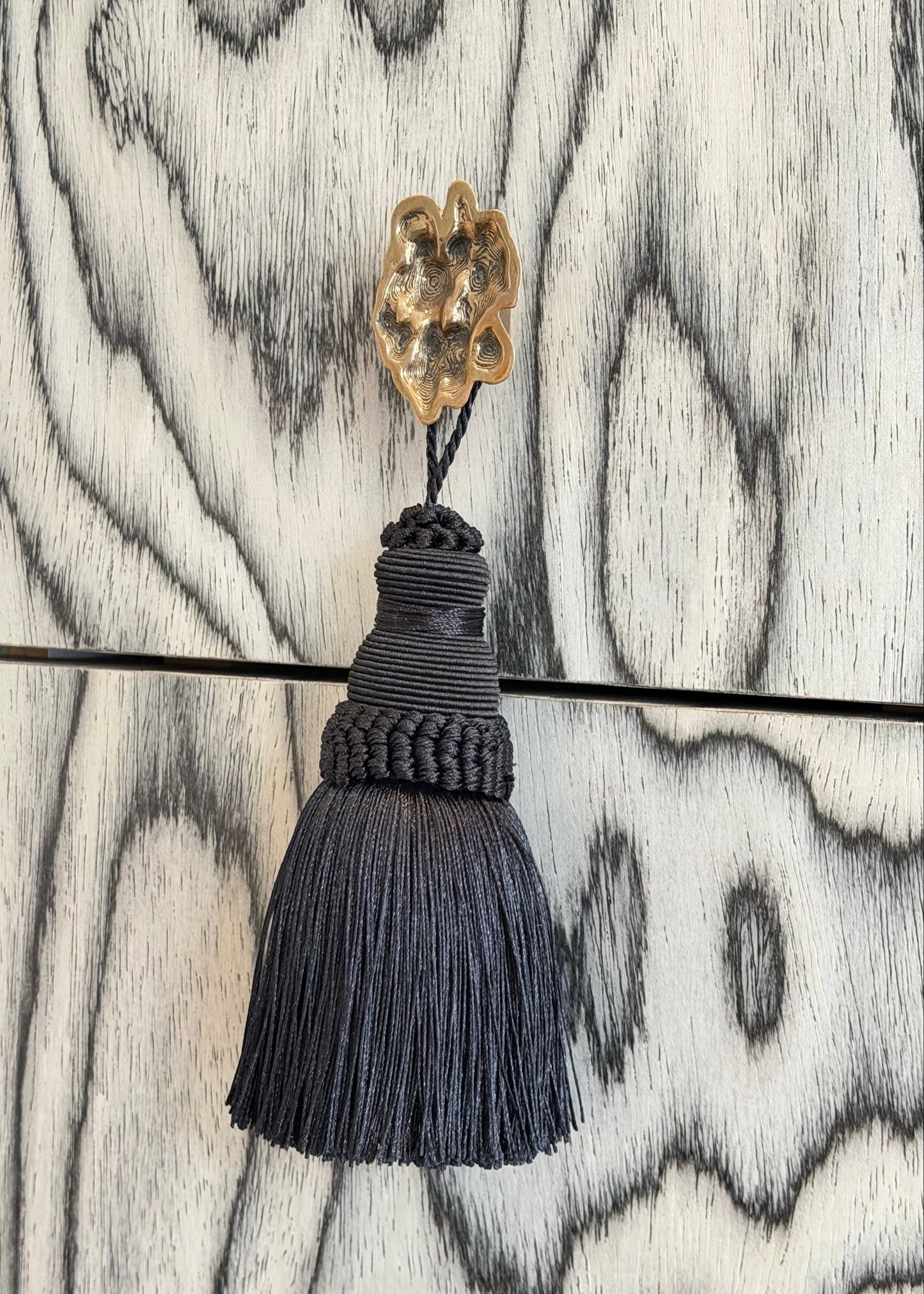 The Furniture Tassel - Noir